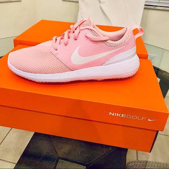 Nike Shoes - NIKE golf shoes🏌️‍♀️⛳️ New